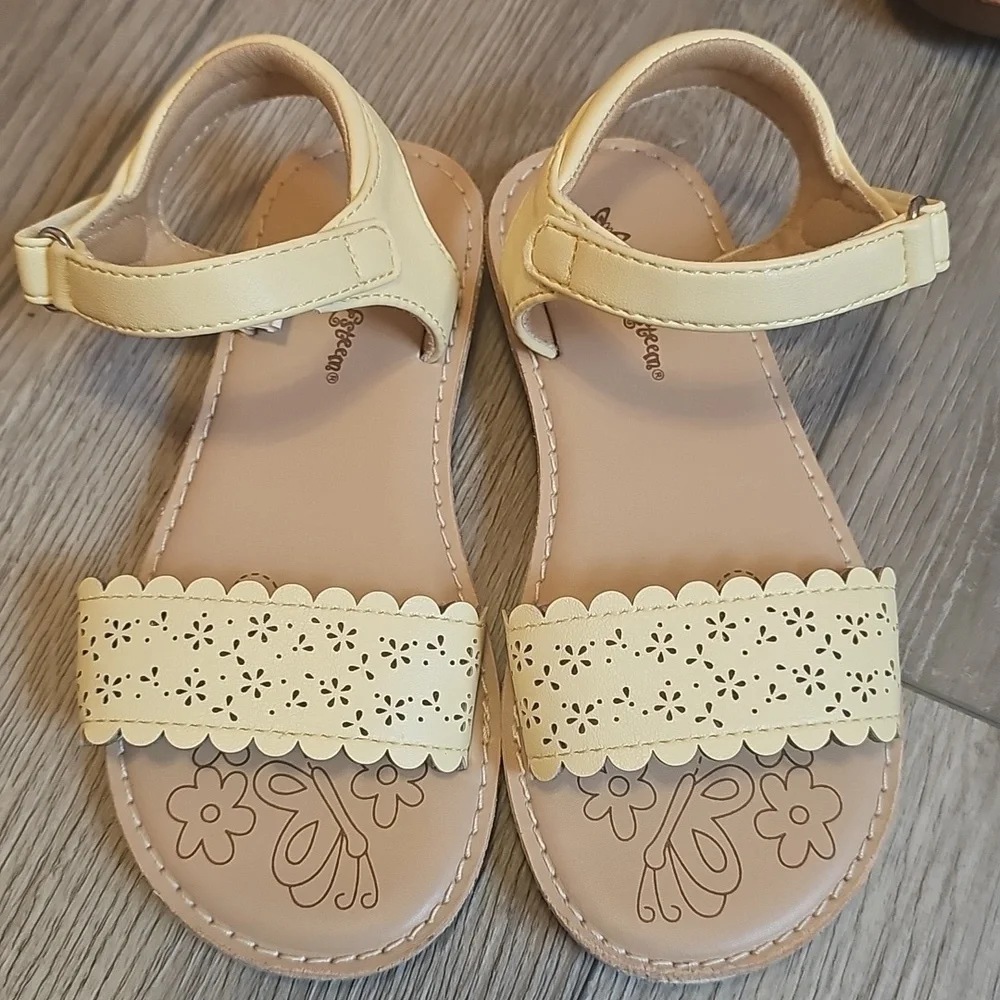 7 Pairs Kids Summer Sandals - Yellow, Tan, Pink Styles. Reef Waterproof Sandals - Picture 3 of 14